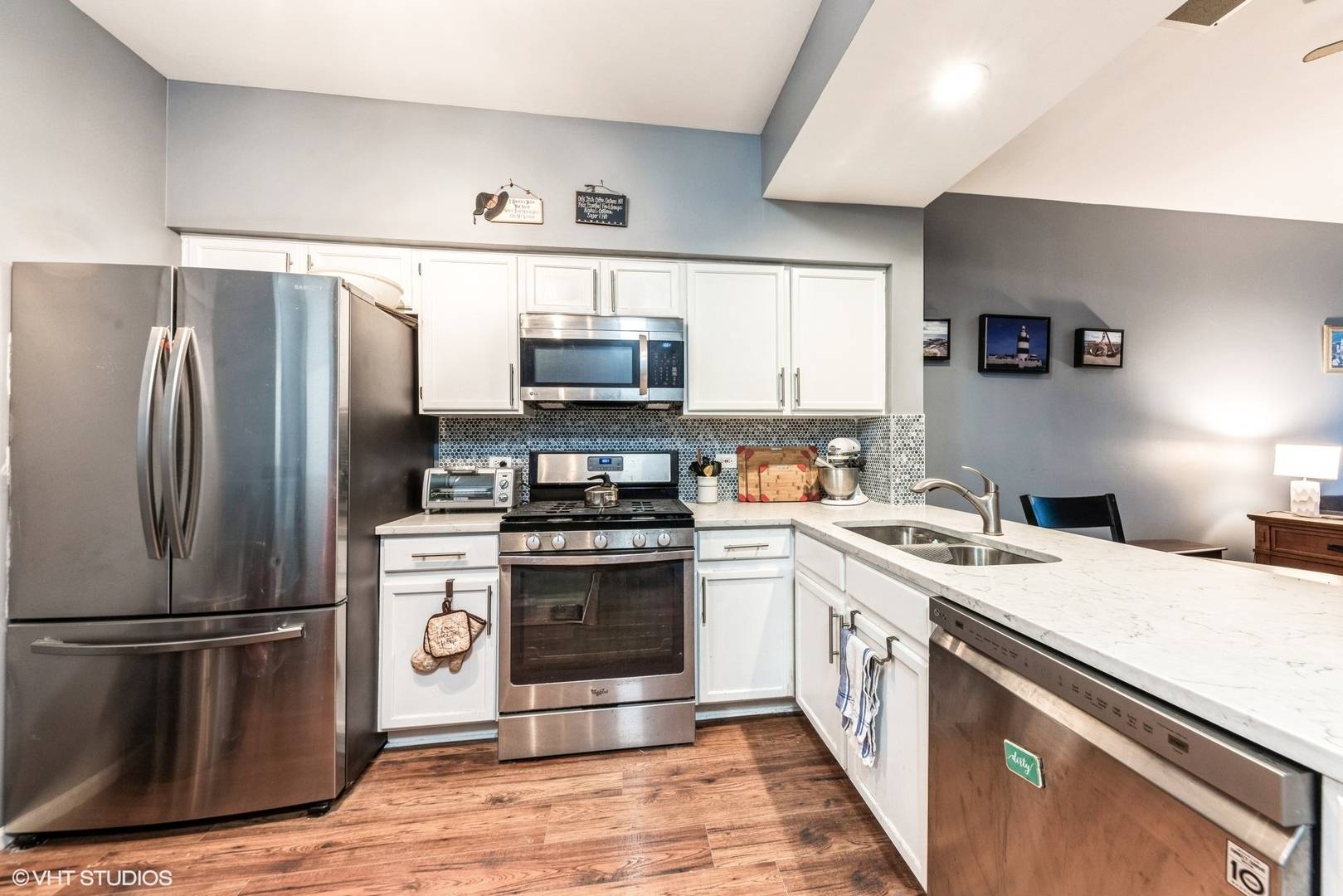 Waukegan, IL 60085,1387 S Candlestick WAY