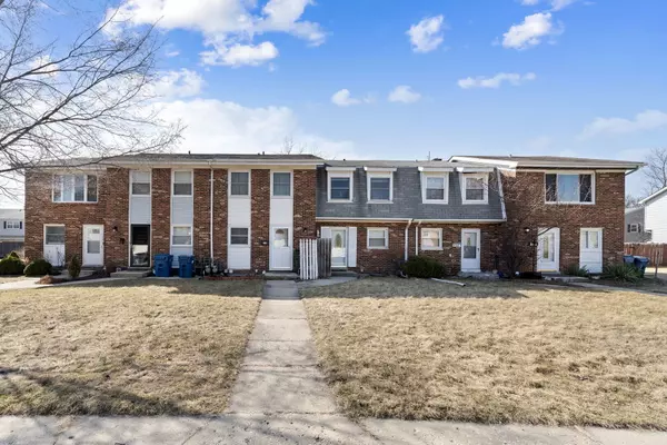 160 S Hale AVE, Bartlett, IL 60103