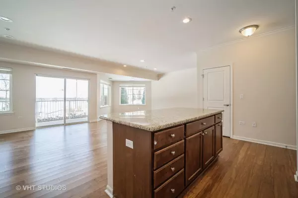 Northbrook, IL 60062,2220 Founders DR #116
