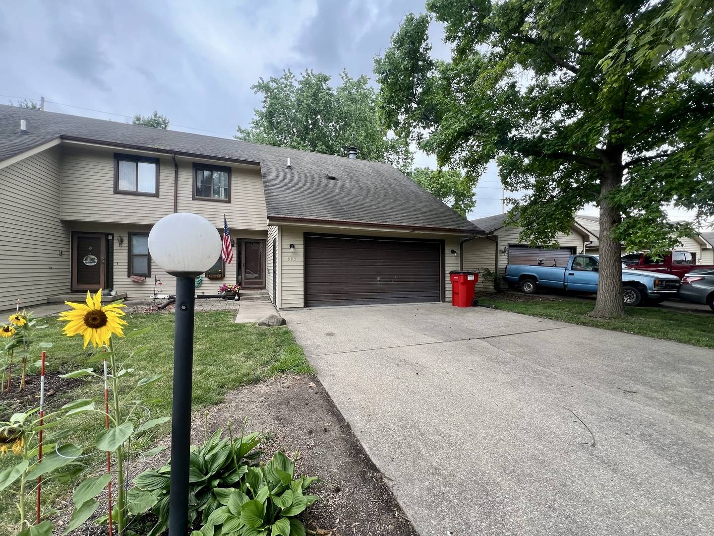803 Irvine RD #803, Champaign, IL 61822