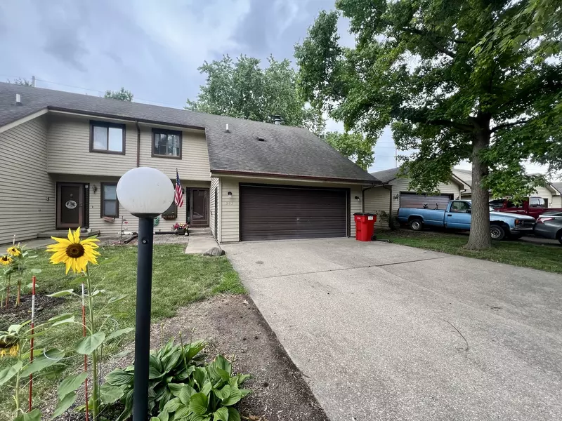 803 Irvine RD #803, Champaign, IL 61822