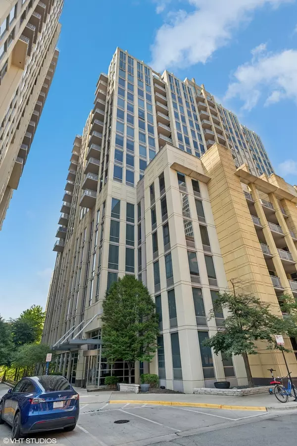 720 N Larrabee ST #1612, Chicago, IL 60654