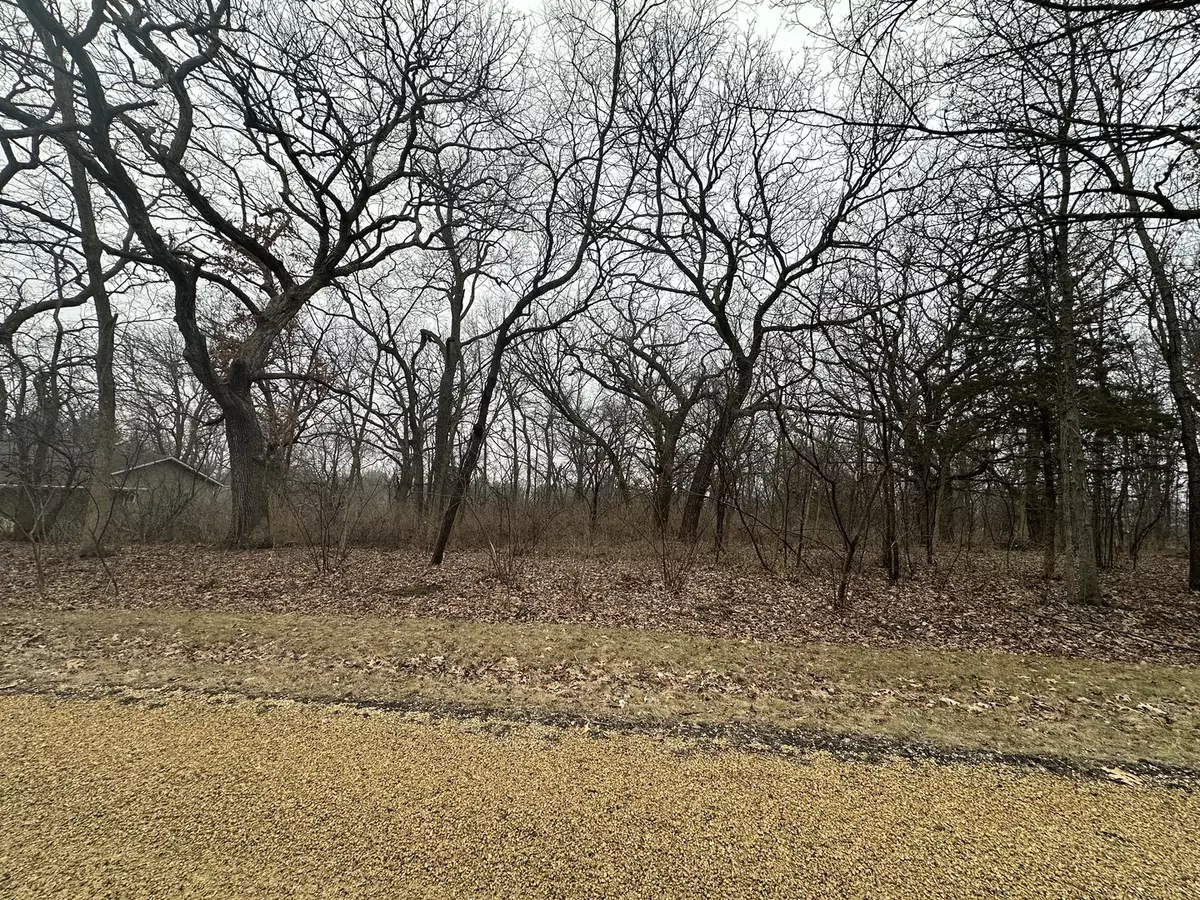 Dixon, IL 61021,327 Wild Cherry DR