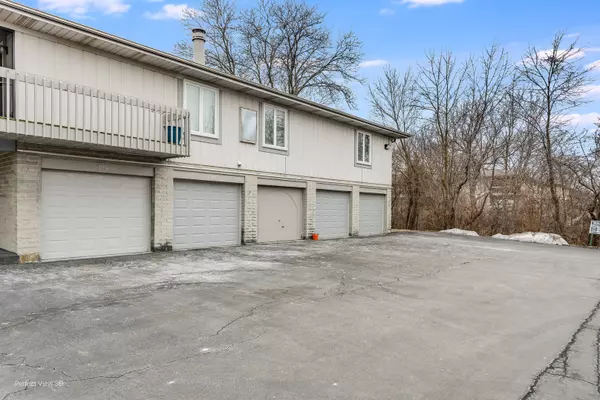 Orland Park, IL 60462,15700 86th AVE #104