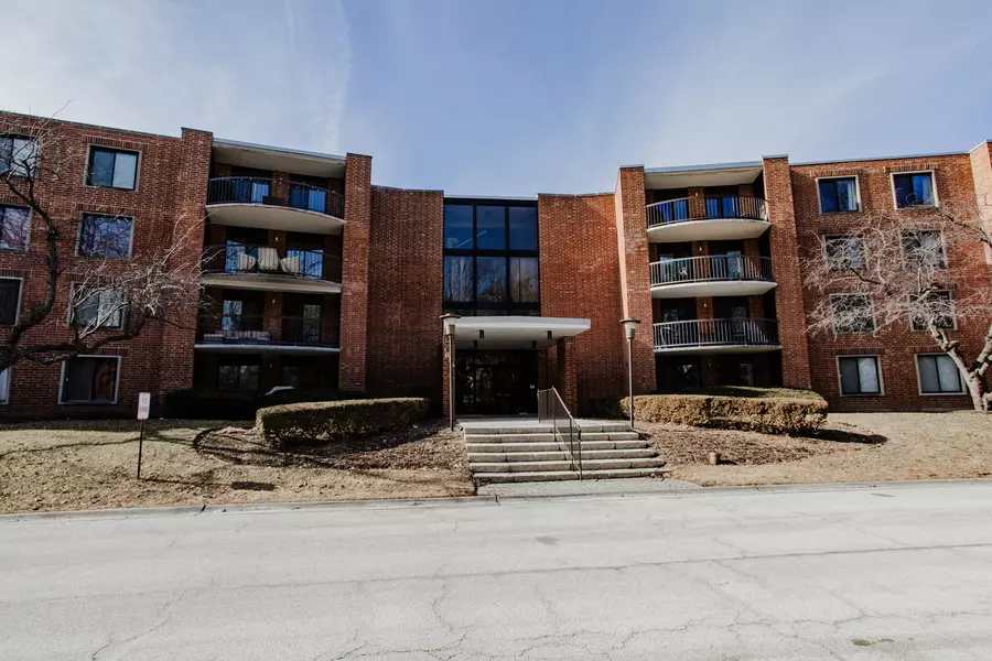 1615 E CENTRAL RD #218C, Arlington Heights, IL 60005