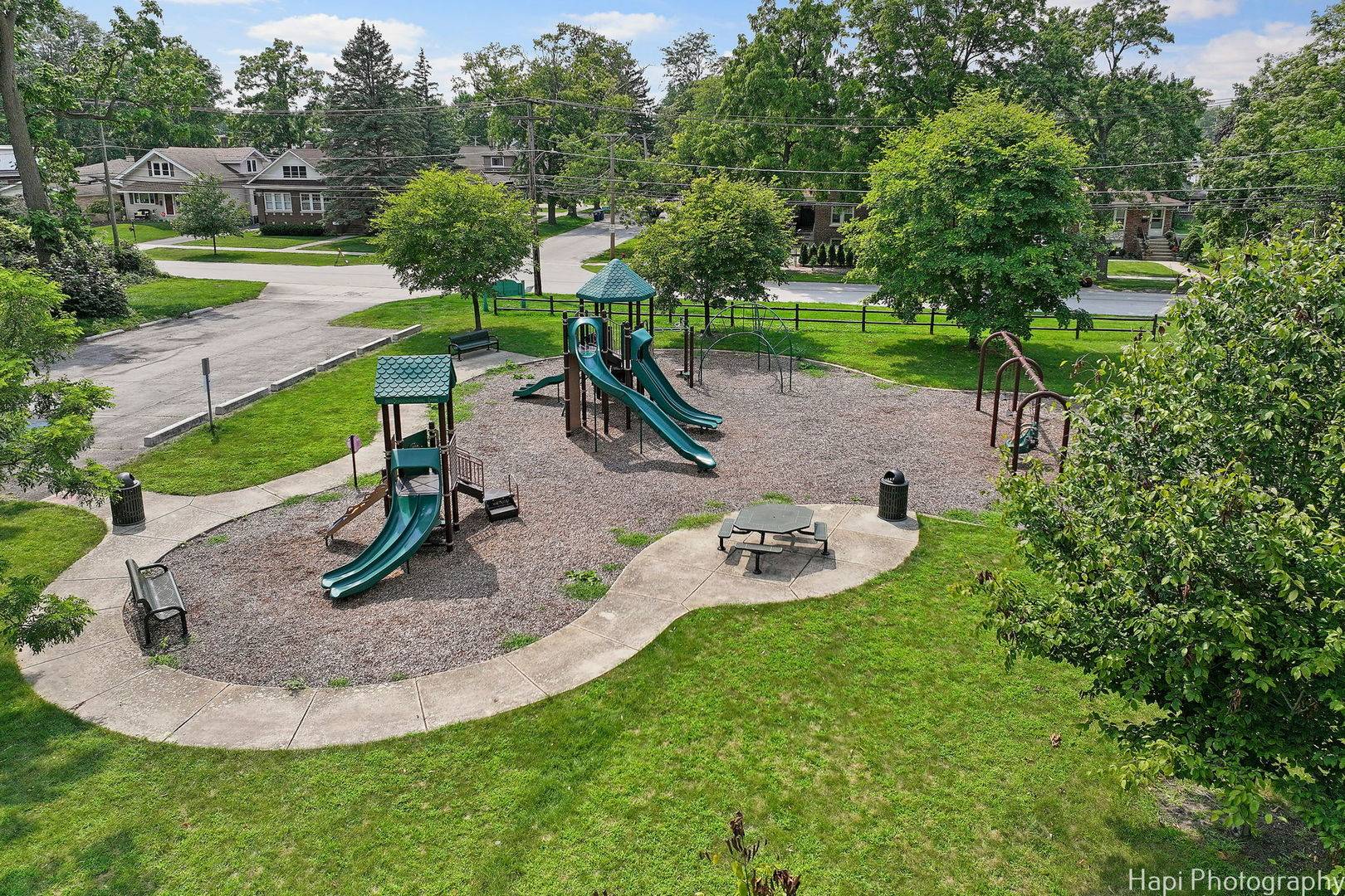 Des Plaines, IL 60016,1569 Sherman PL