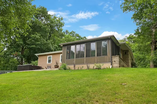 Mchenry, IL 60051,2618 Apache TRL