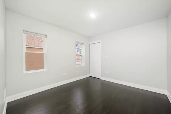 10147 S PRINCETON AVE Chicago, IL 60628