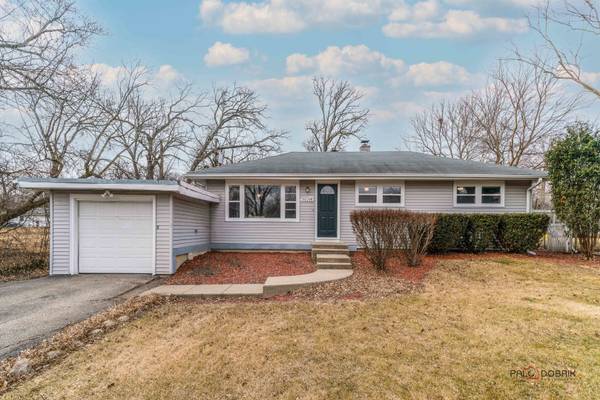 33099 N Rolling Hills RD, Grayslake, IL 60030