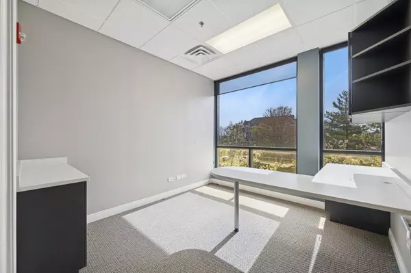 Glenview, IL 60025,2300 Lehigh AVE #200