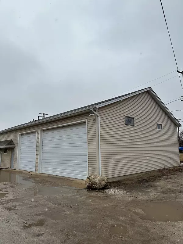 24W947 Ramm DR #2, Naperville, IL 60564