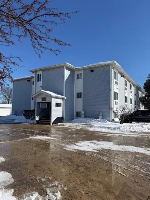 3130 W Monroe ST #304, Waukegan, IL 60085