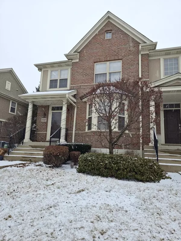 2581 Waterbury LN, Buffalo Grove, IL 60089