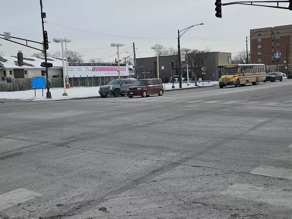 Chicago, IL 60639,4755 W Diversey AVE