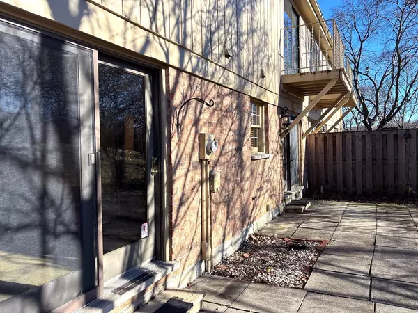 Oak Brook, IL 60523,2S660 Avenue Normandy E