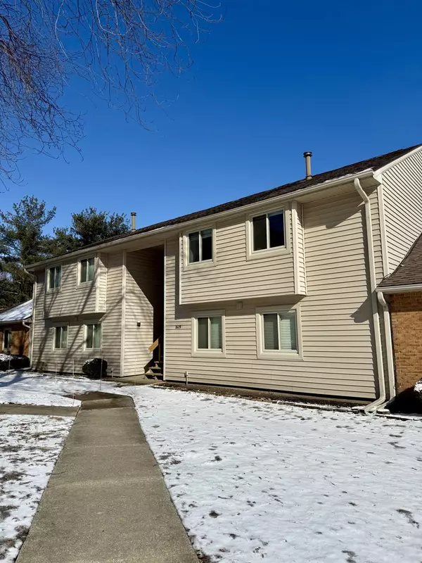 1619 Lyndhurst DR #E, Savoy, IL 61874