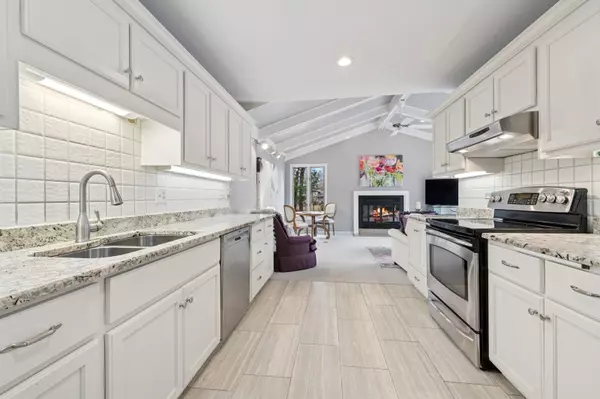 Libertyville, IL 60048,1236 CRANE BLVD
