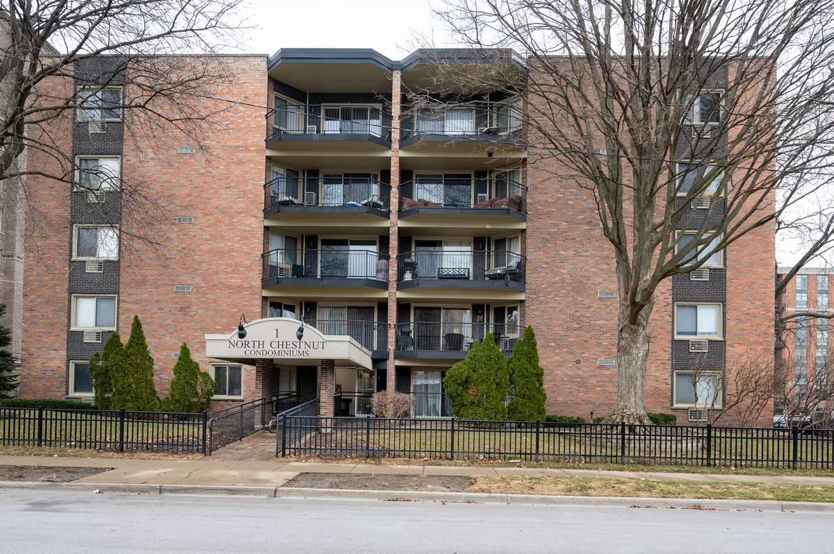 Arlington Heights, IL 60005,1 N CHESTNUT AVE #1D