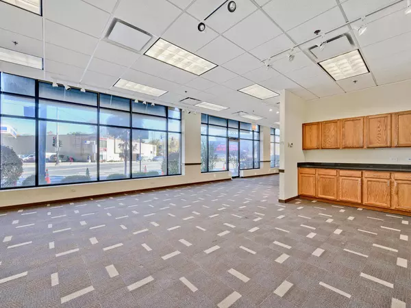 Chicago, IL 60625,5582 N Lincoln AVE
