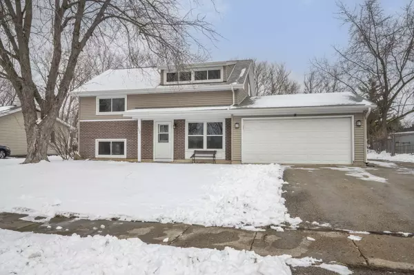 202 Lafayette DR, Bolingbrook, IL 60440