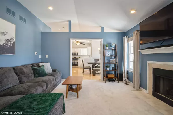 Vernon Hills, IL 60061,822 Kalamazoo CIR
