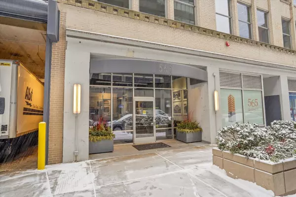 Chicago, IL 60661,565 W Quincy ST #711