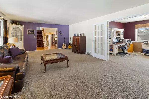 Palatine, IL 60067,766 S Harvard CT