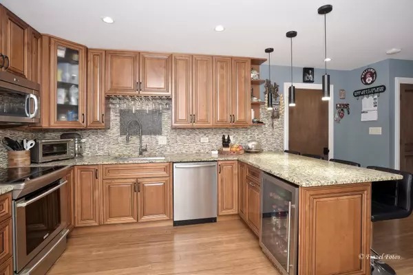 Des Plaines, IL 60016,884 Leahy CIR