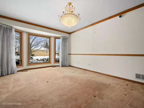 Niles, IL 60714,7141 W Oakton CT