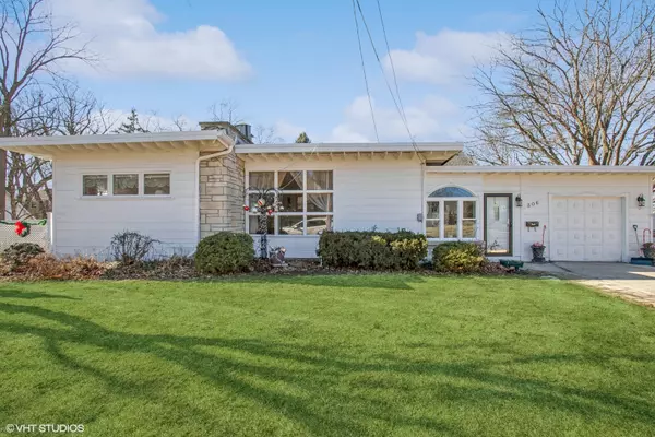 306 S Chase ST, Wheaton, IL 60187