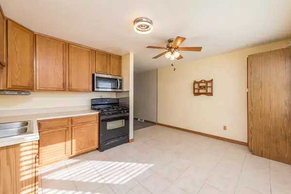 Zion, IL 60099,2108 Joanna AVE