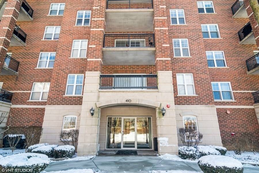 Palatine, IL 60067,410 W Mahogany CT #504