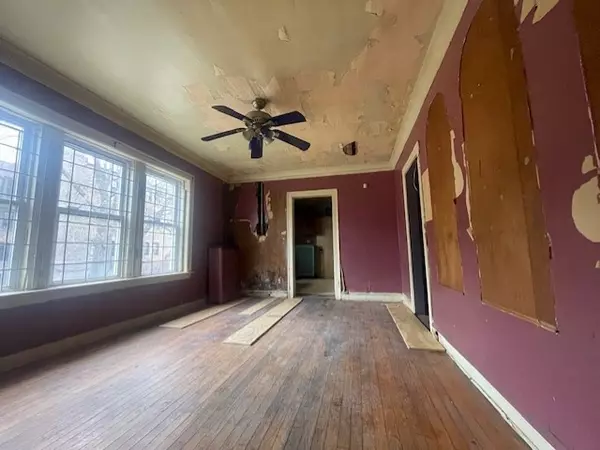 Chicago, IL 60619,8013 S Dobson AVE