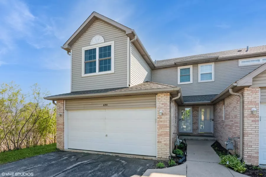 690 N Western LN, Addison, IL 60101