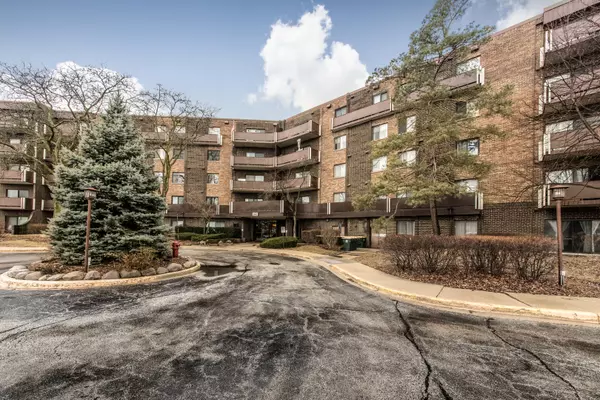 840 WELLINGTON AVE #316, Elk Grove Village, IL 60007