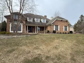 823 Abbey DR, Glen Ellyn, IL 60137