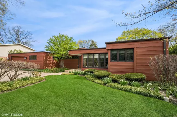 545 Green Bay RD, Highland Park, IL 60035