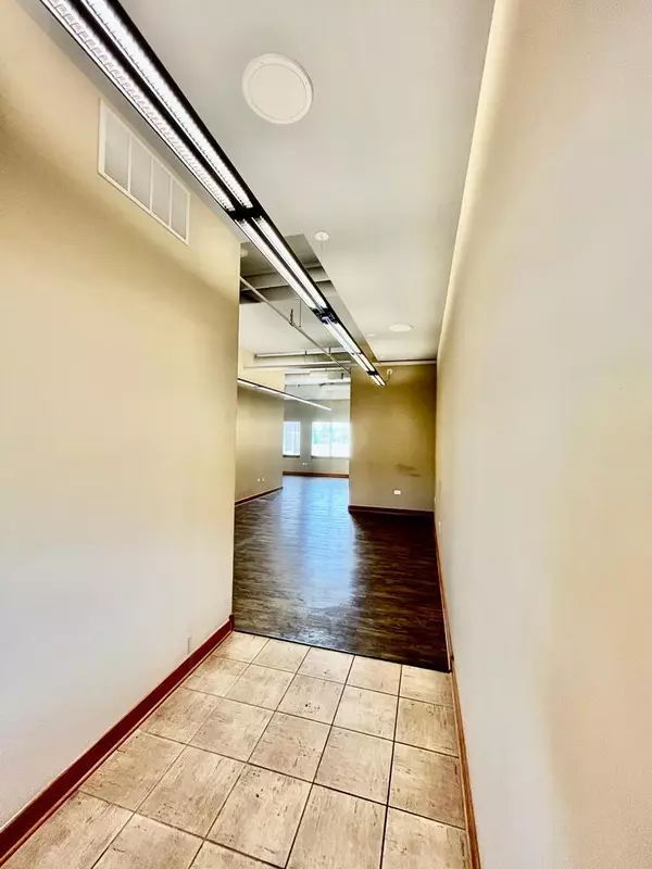 Algonquin, IL 60102,1488 Merchant DR
