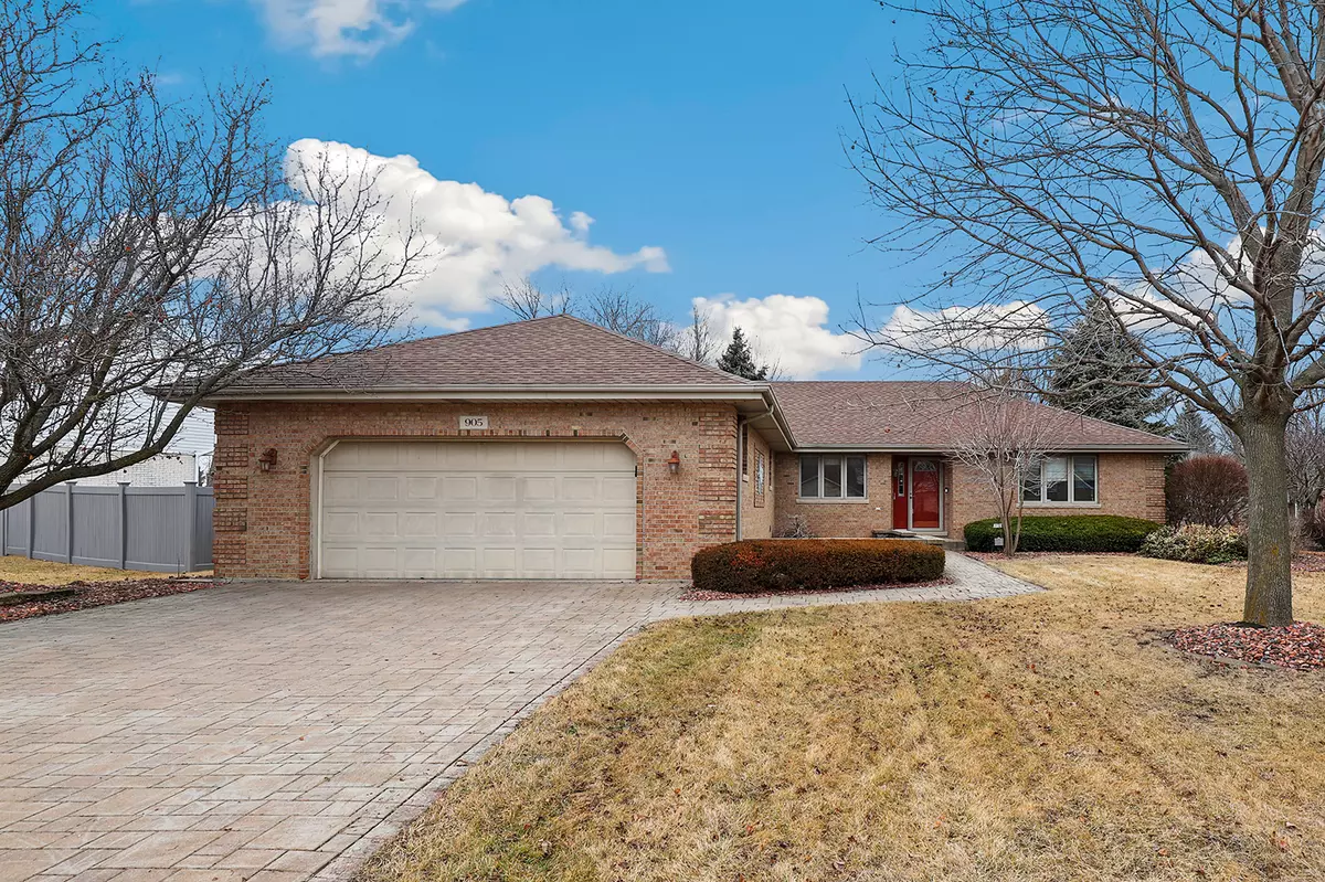 New Lenox, IL 60451,905 White LN