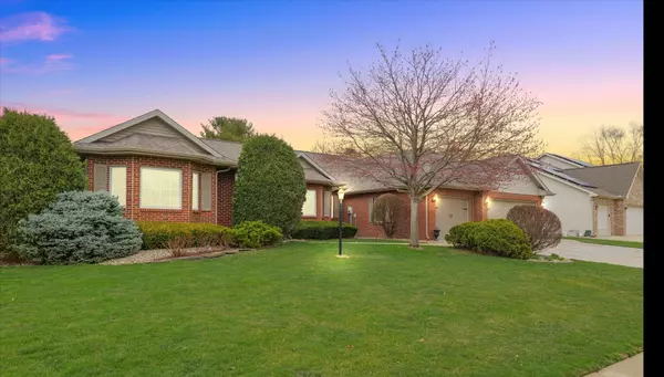 Champaign, IL 61822,4302 Curtis Meadow DR