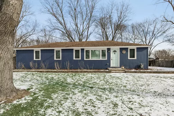 Deerfield, IL 60015,20871 N Dogwood ST