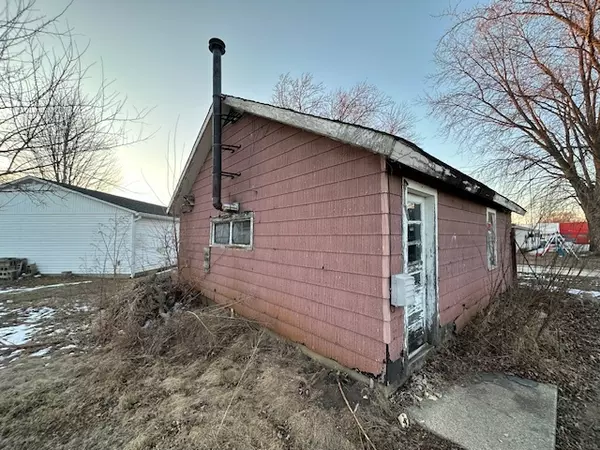 Essex, IL 60935,213 Waverly ST