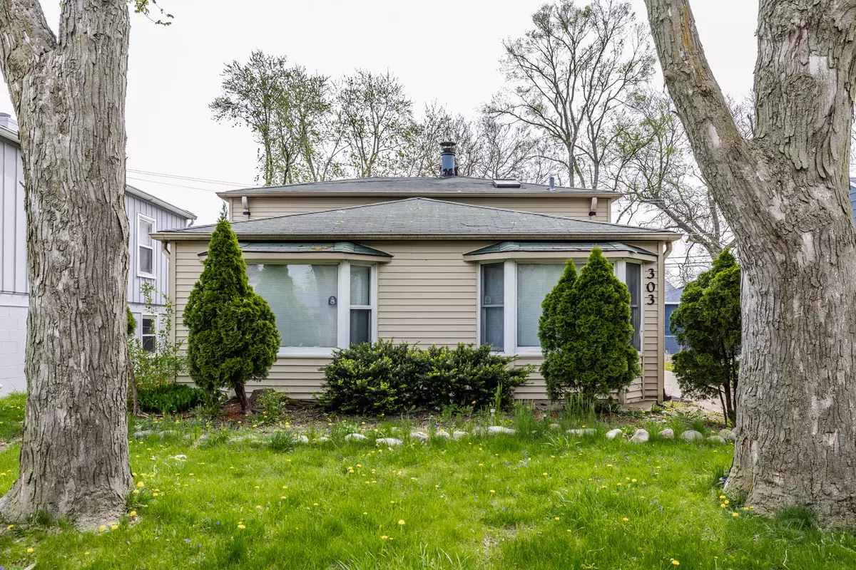Calumet City, IL 60409,303 MERRILL AVE