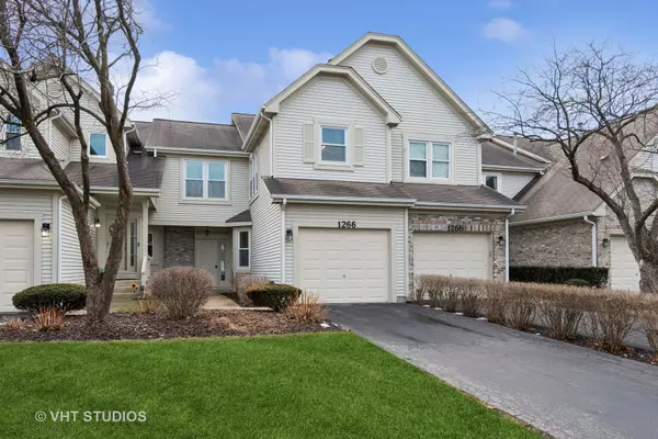 1266 Rhodes LN, Naperville, IL 60540