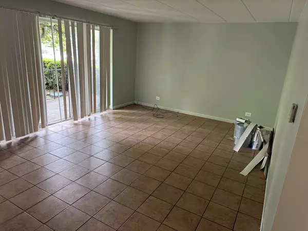 Chicago, IL 60629,5920 S Kedzie AVE #01