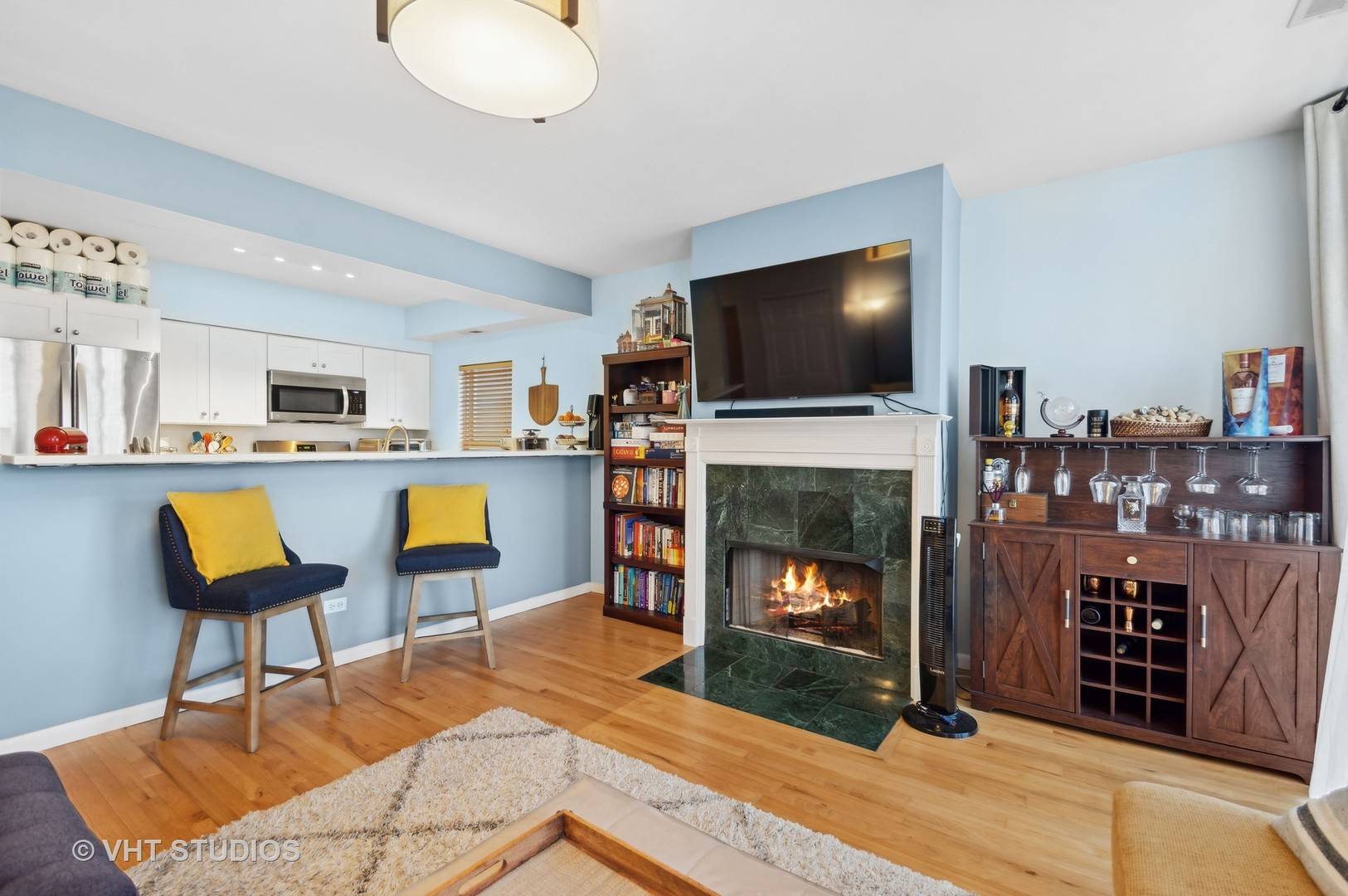Chicago, IL 60614,2135 N Southport AVE #202