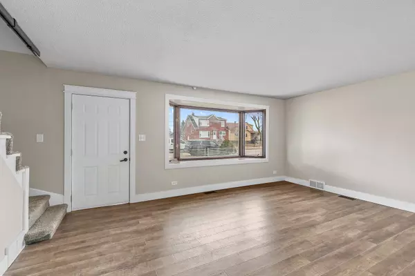 Chicago, IL 60638,4910 S Lotus AVE