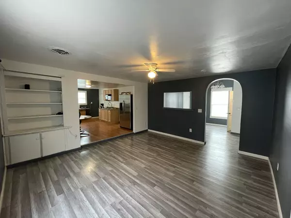 Danville, IL 61832,25 N Alexander ST