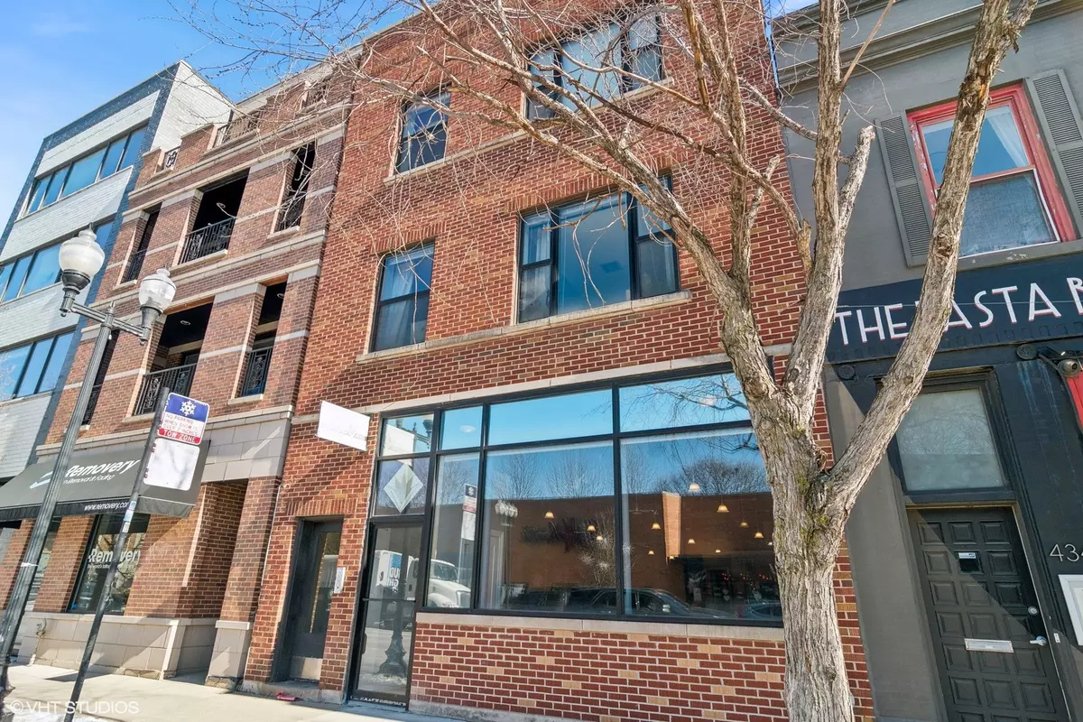 Chicago, IL 60618,4345 N Lincoln AVE