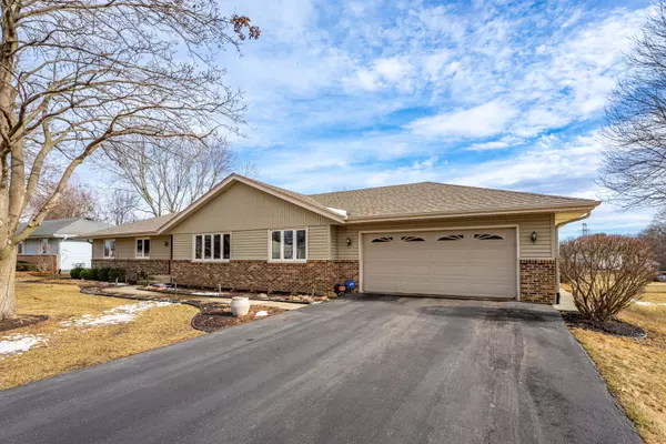 7241 Sorghum LN, Cherry Valley, IL 61016